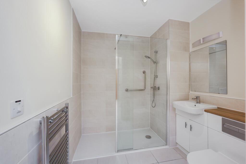 Clive Road, Redditch, Worcestershire, B97 4BT photo 5