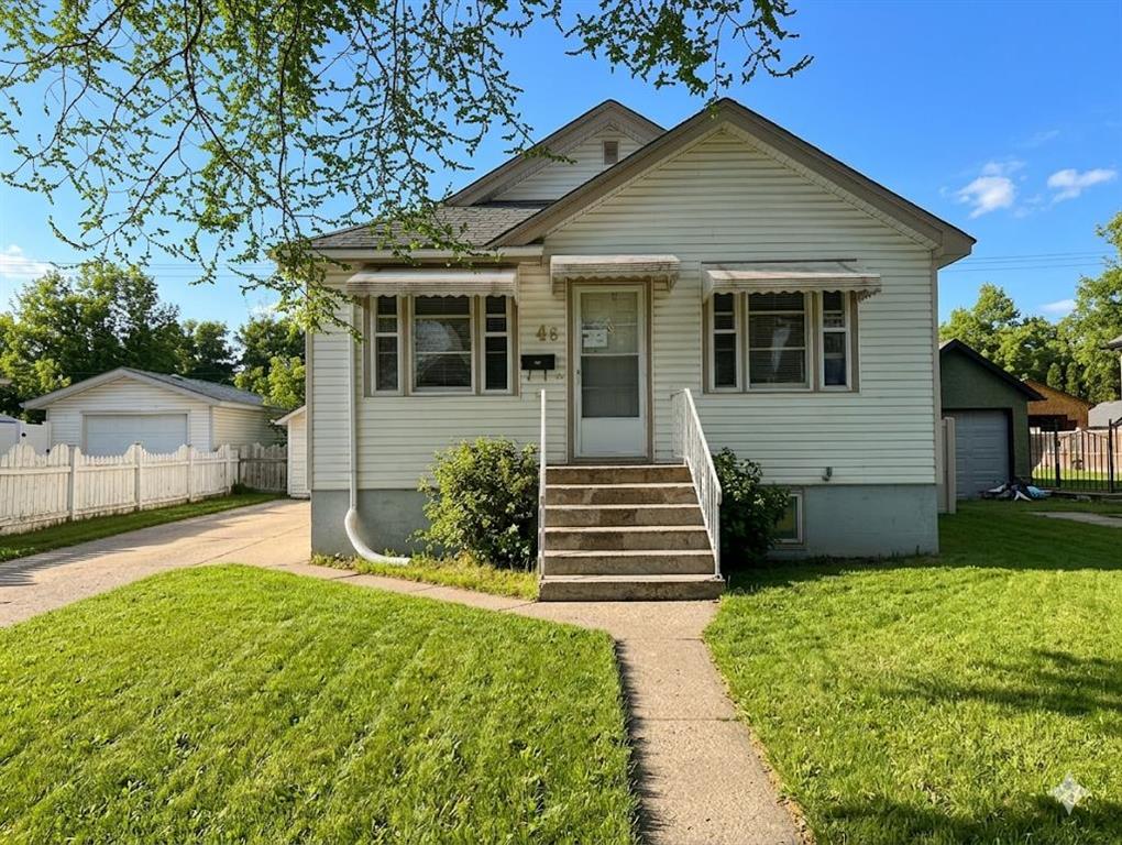 46 2 Street NW, Medicine Hat, AB, T1A 6J1