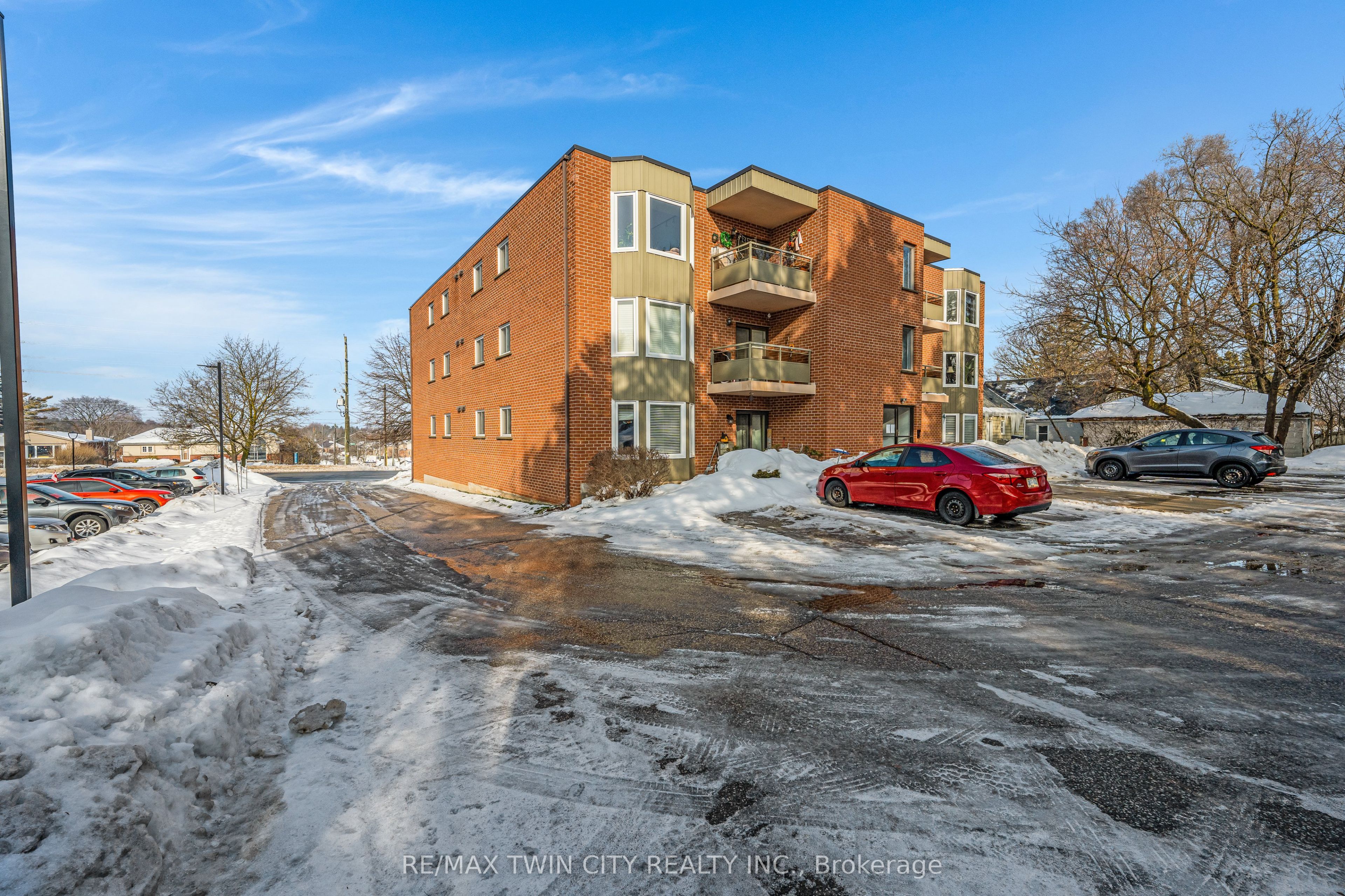 Additional image 3 of 301-401 Erb Street, Waterloo, ON, N2L 1W7