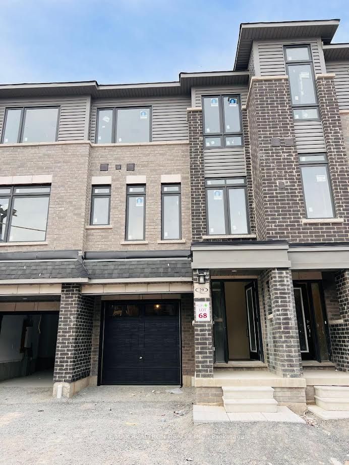 29 Esquire Way, Whitby, ON, L1R 0S7