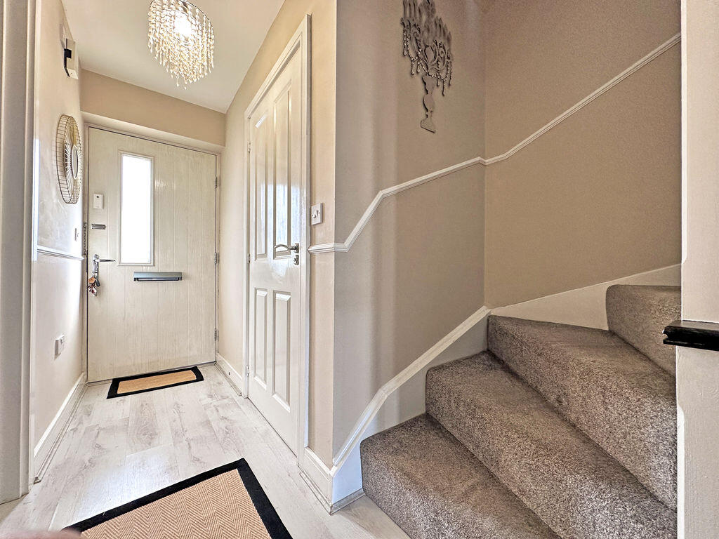 Ludlow Close, TIVIDALE, OLDBURY, B69 1AA photo 3