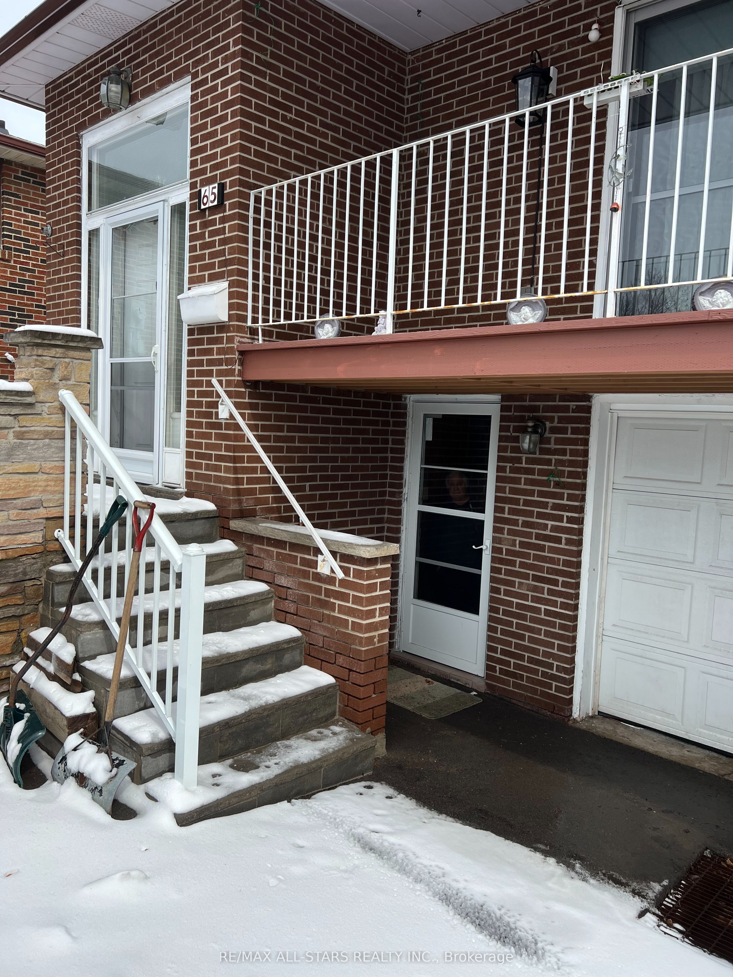 Basement-65 Hildenboro Square, Toronto, ON, M1W 1Y2