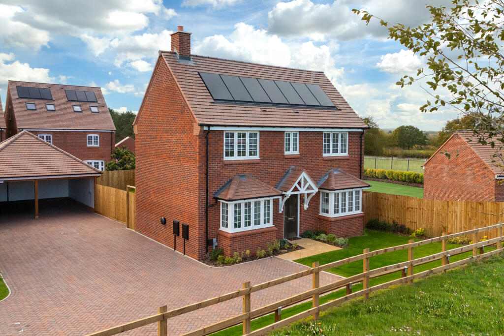 Hunnington, Worcestershire,
B62 0LF