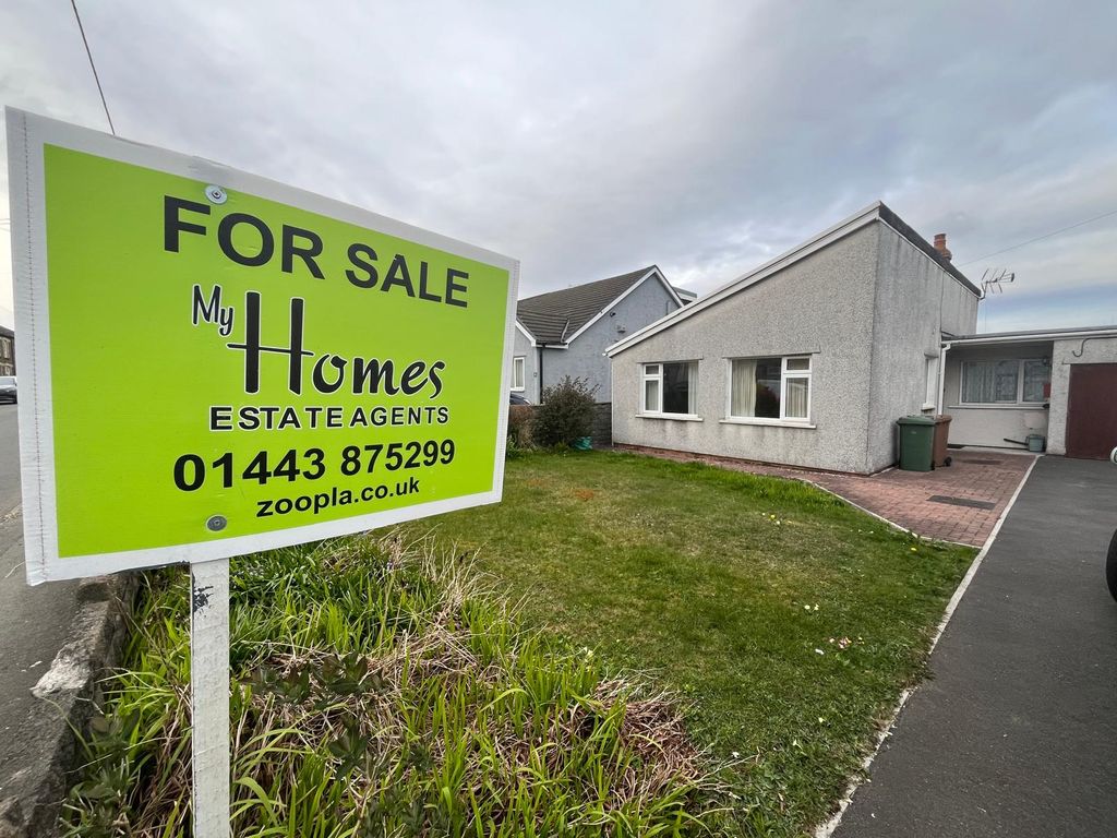 3 bed semi-detached bungalow for saleHengoed Road, Penpedairheol CF82