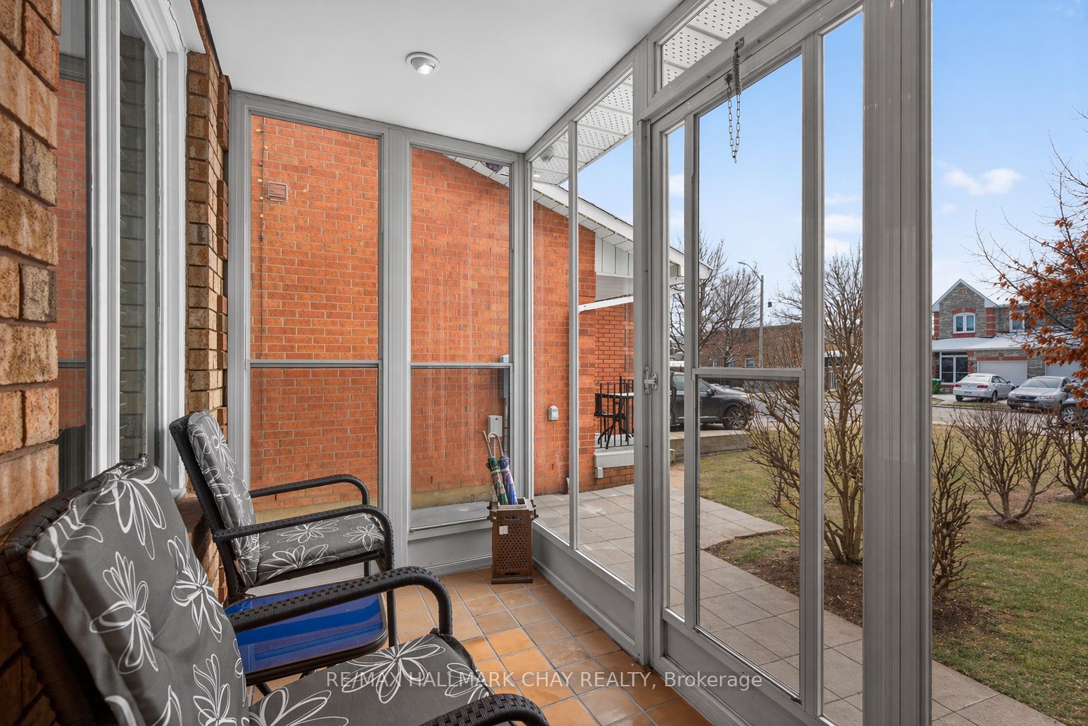 Additional image 3 of 72 Ravenscliffe Court, Brampton, ON, L6X 4N9
