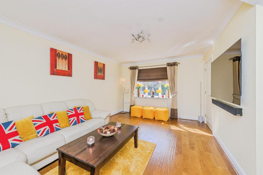 Farmstead Close, Sutton Coldfield photo 2