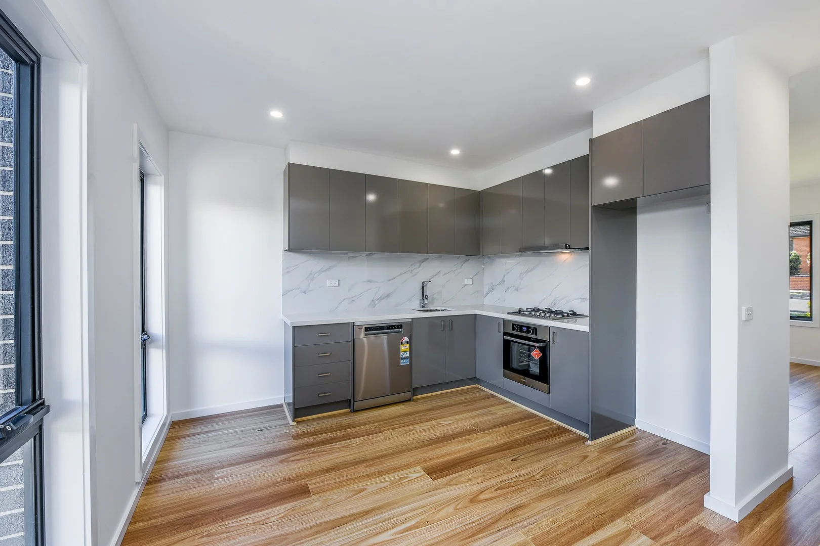 2E Hillside Street, Springvale VIC 3171