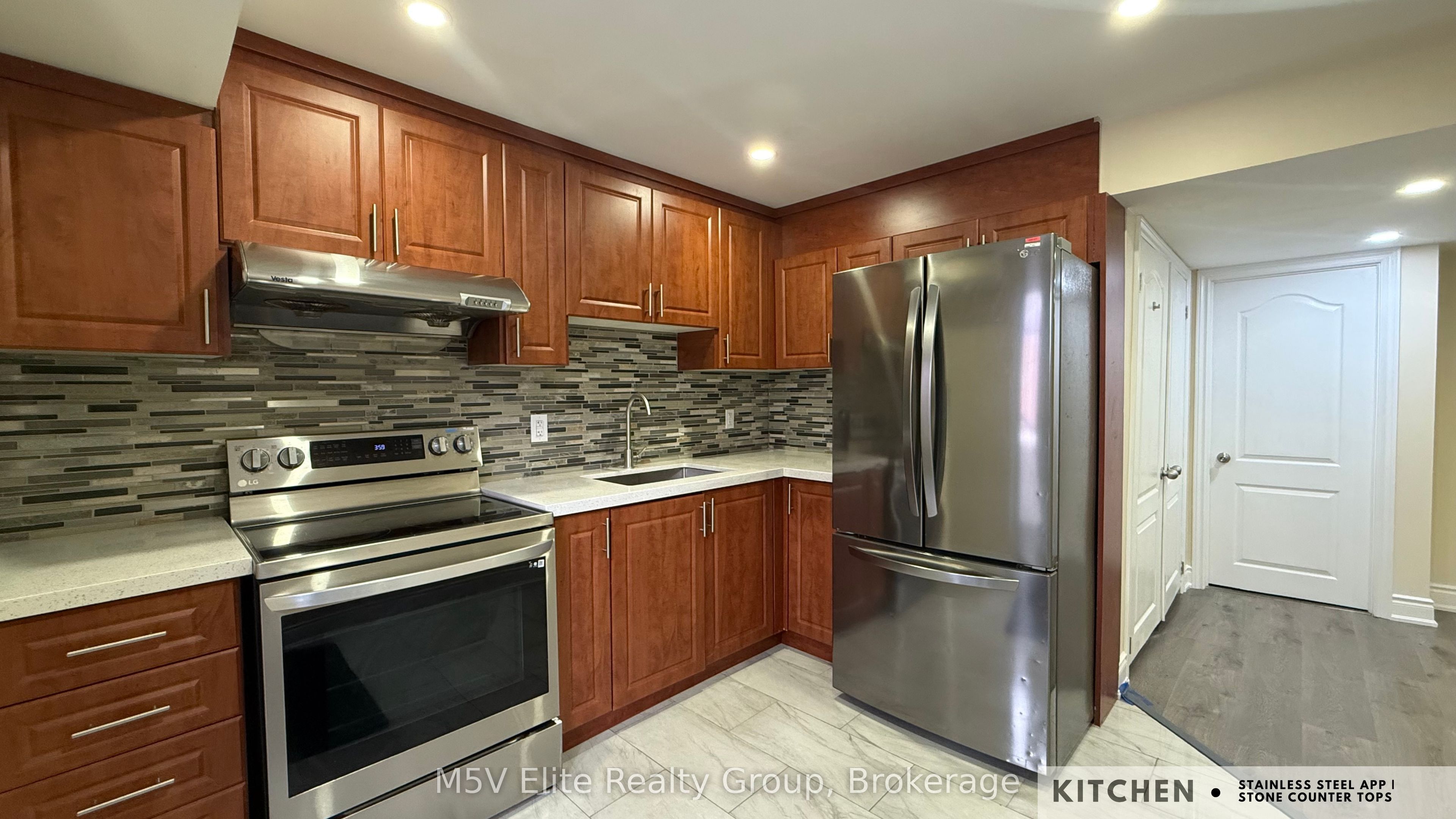 Additional image 2 of 140 Queen Mary Drive, Brampton, ON, L7A 2R5