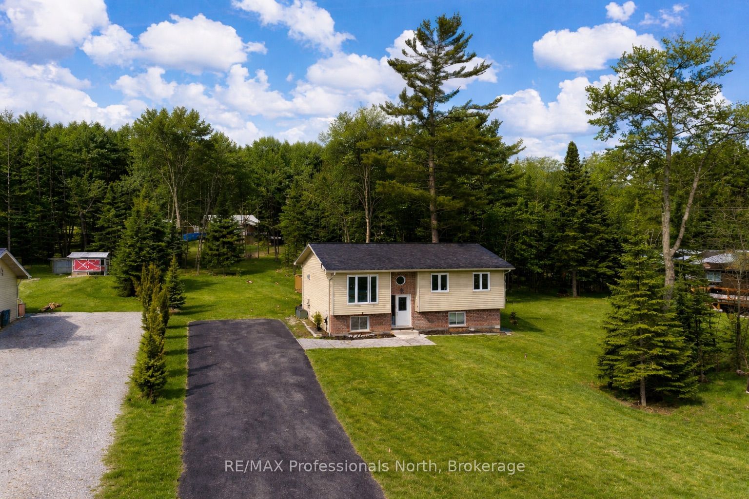 1036 Post Road, Bracebridge, ON, P1L 1W9