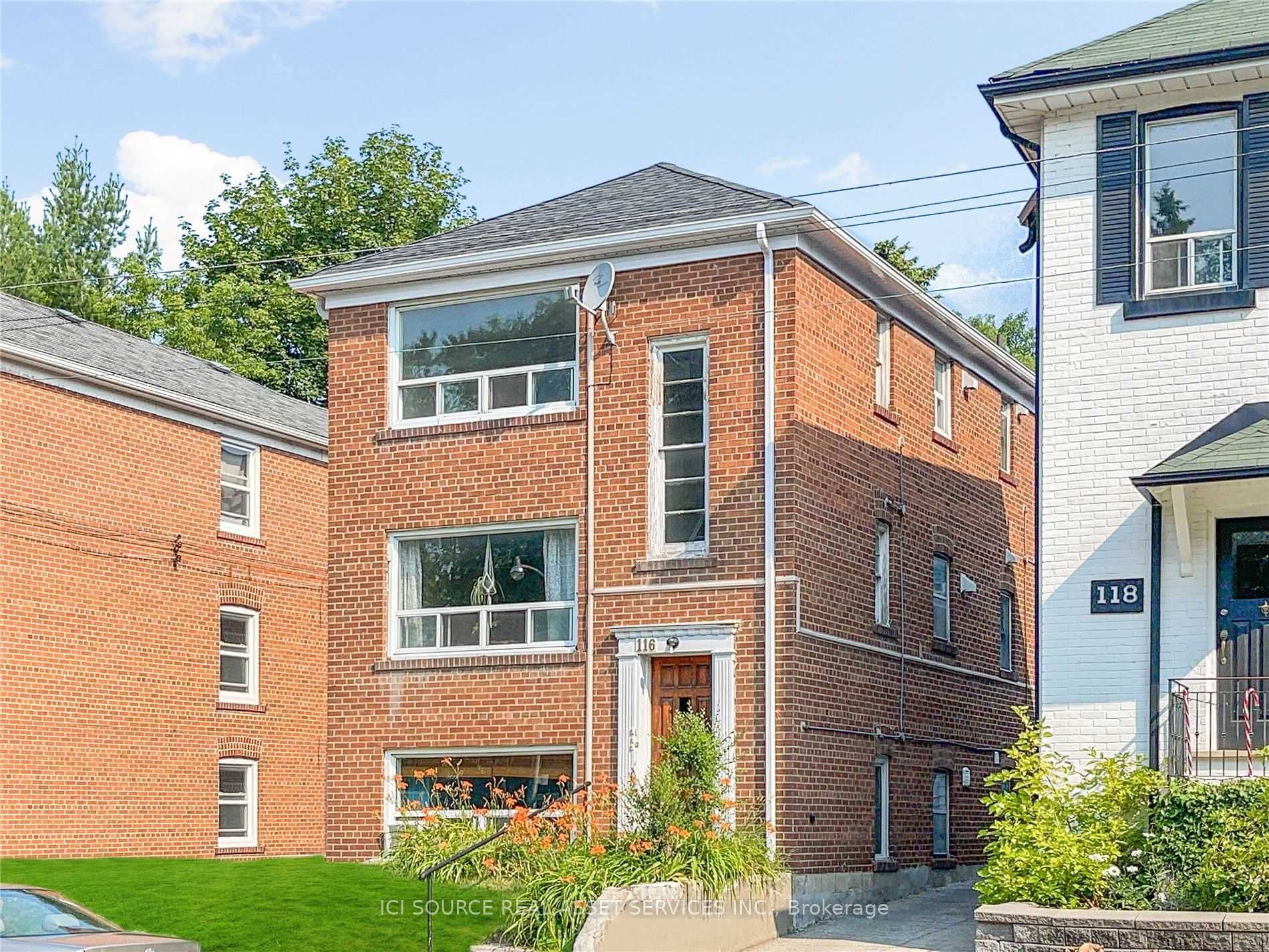 2-116 Eastwood Road, Toronto, ON, M4L 2C9