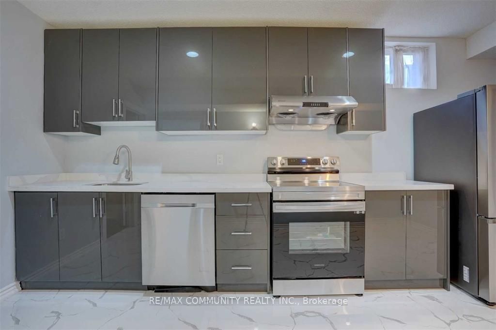 Bsmt-208 Twyn Rivers Drive, Pickering, ON, L1V 1E4 photo 3