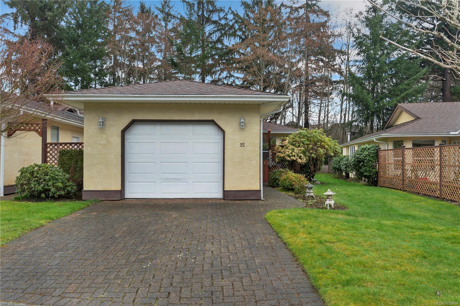 15-605 Rockland Road, Campbell River, BC, V9W 7X1