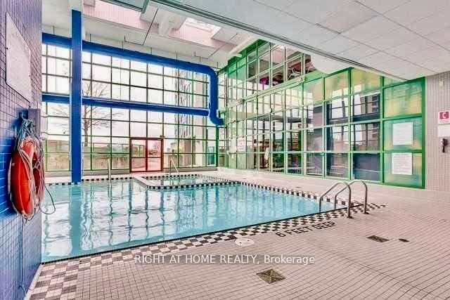 3803-77 Harbour Square, Toronto, ON, M5J 2S2 photo 5