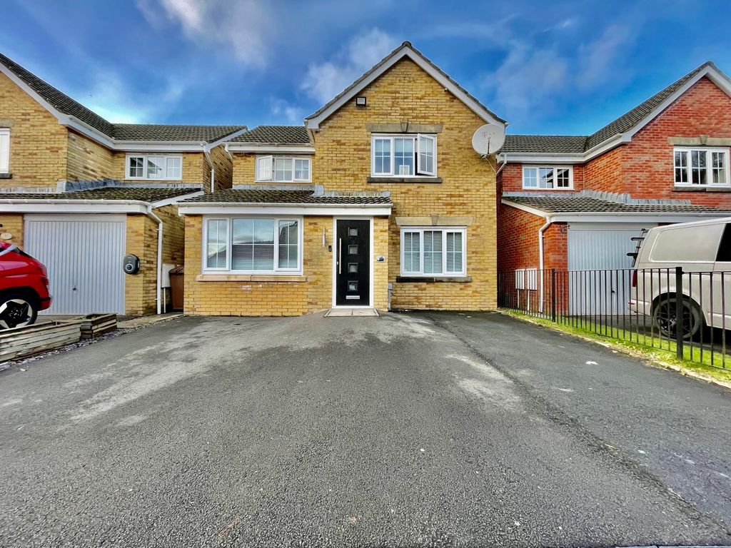3 bed detached house for saleCoed Celynen Drive, Abercarn, Newport NP11