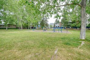 Additional image 4 of 3-5315 53 Avenue NW, Calgary, AB, T3A 2E7