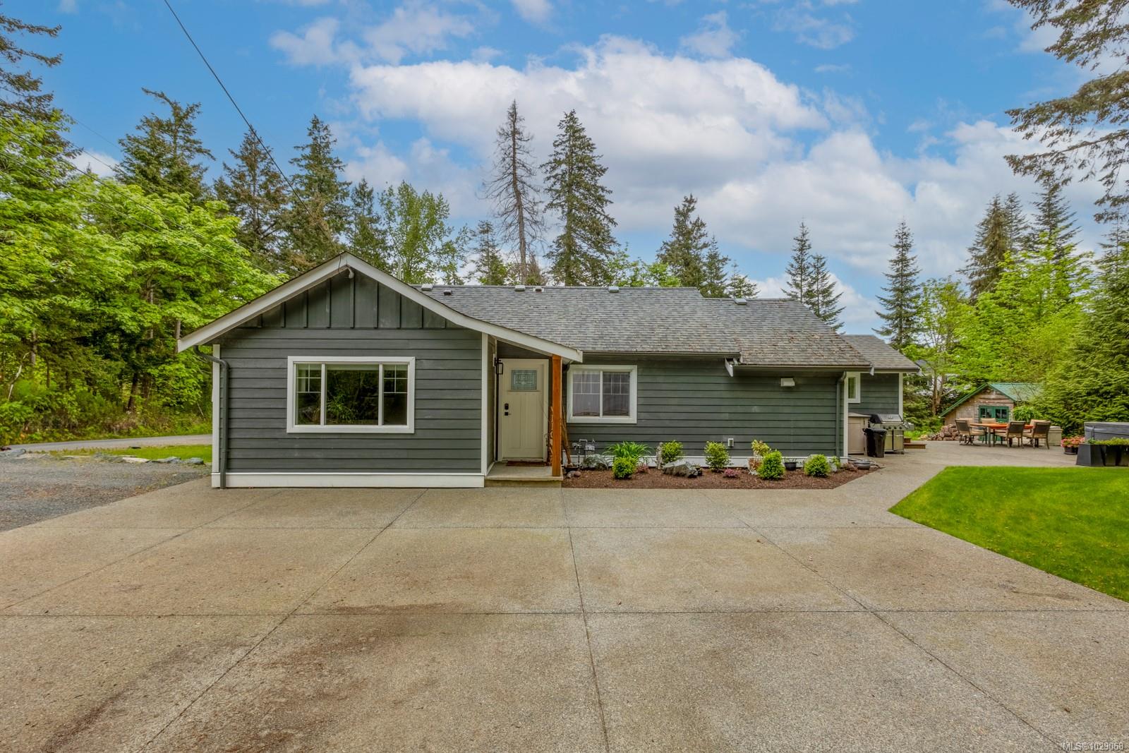 3671 Thomson Road, Courtenay, BC, V9N 9T5
