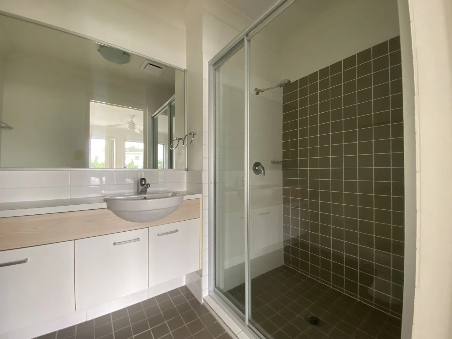 Additional image 4 of 4/2-10 Cascade Drive, Underwood QLD 4119