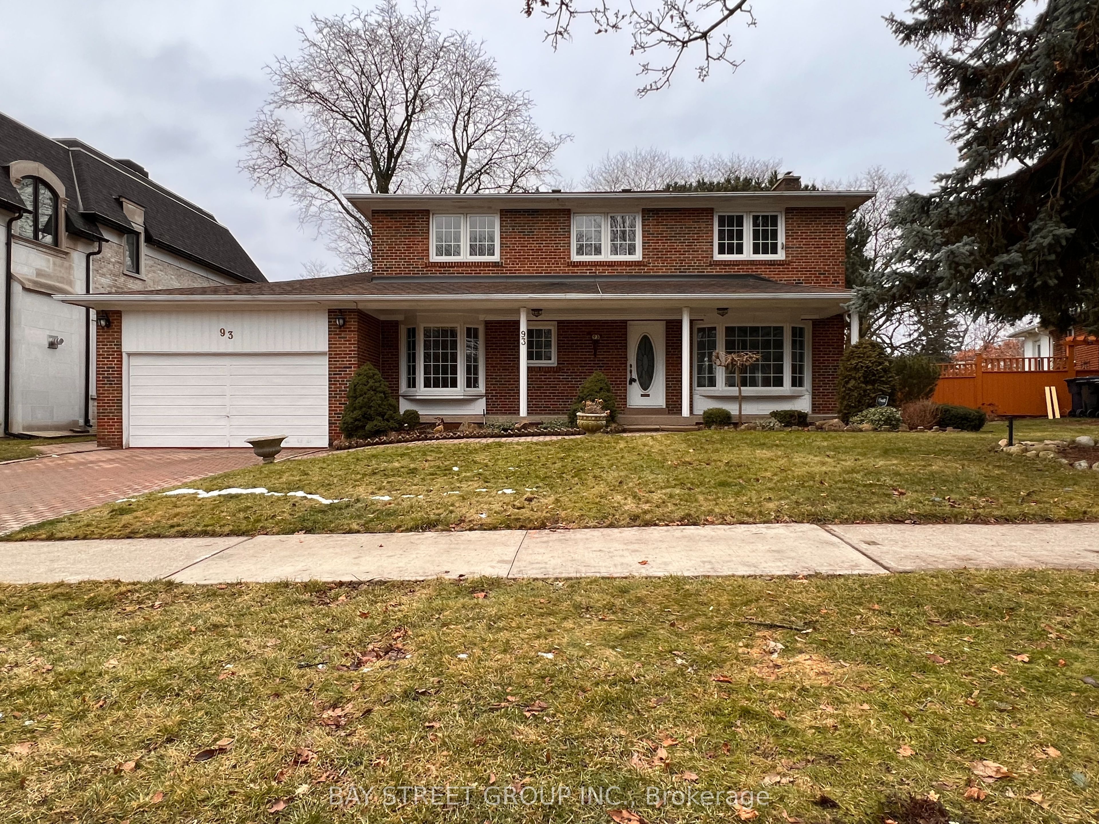 93 Lord Seaton Road, Toronto, ON, M2P 1K7