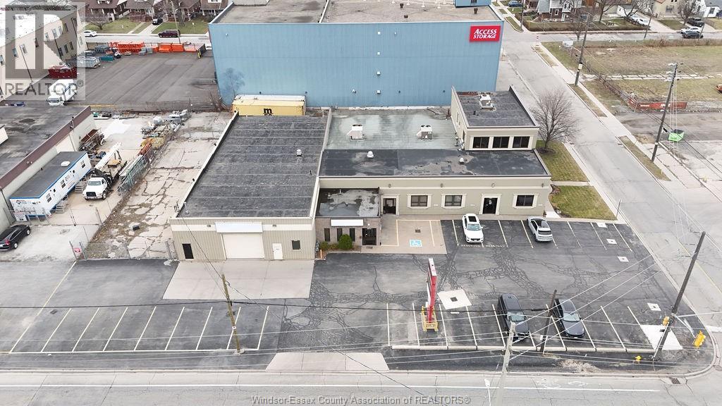261 Shepherd , Windsor, ON, N8X2K5