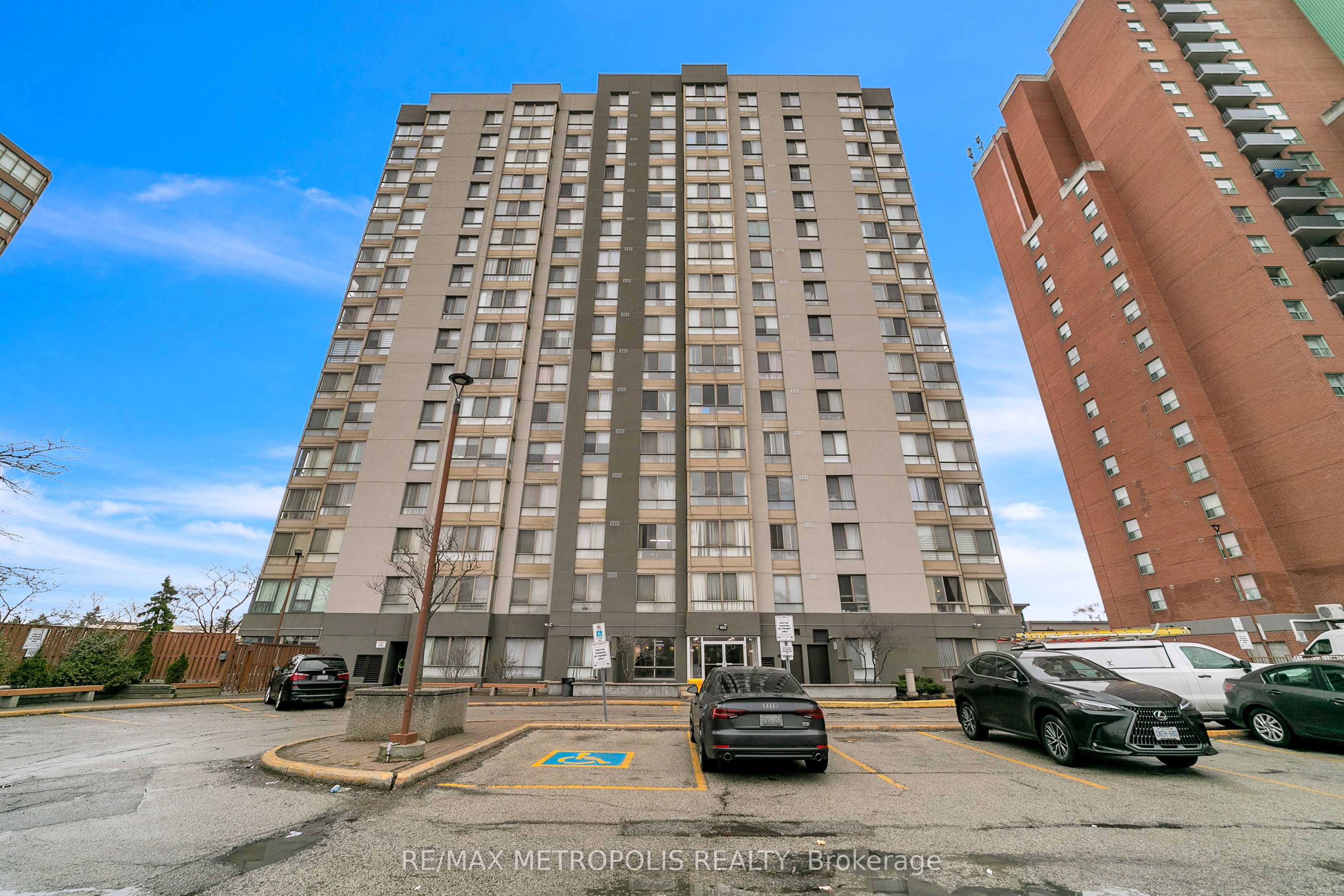 1604-2470 Eglinton Avenue W, Toronto, ON, M6M 5E7