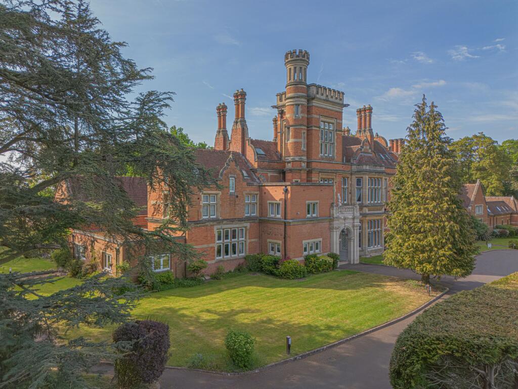 Warwick Road, Knowle, B93