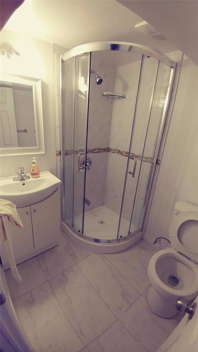 12 Chandler Drive, Toronto photo 2
