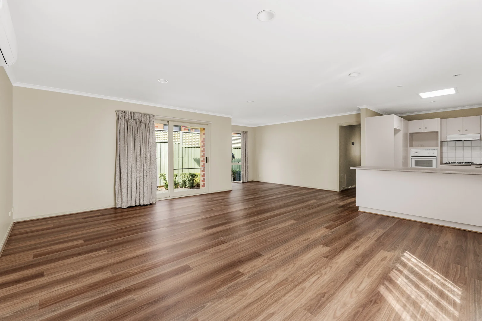 2/53 Ferguson Street, Macleod VIC 3085 photo 2