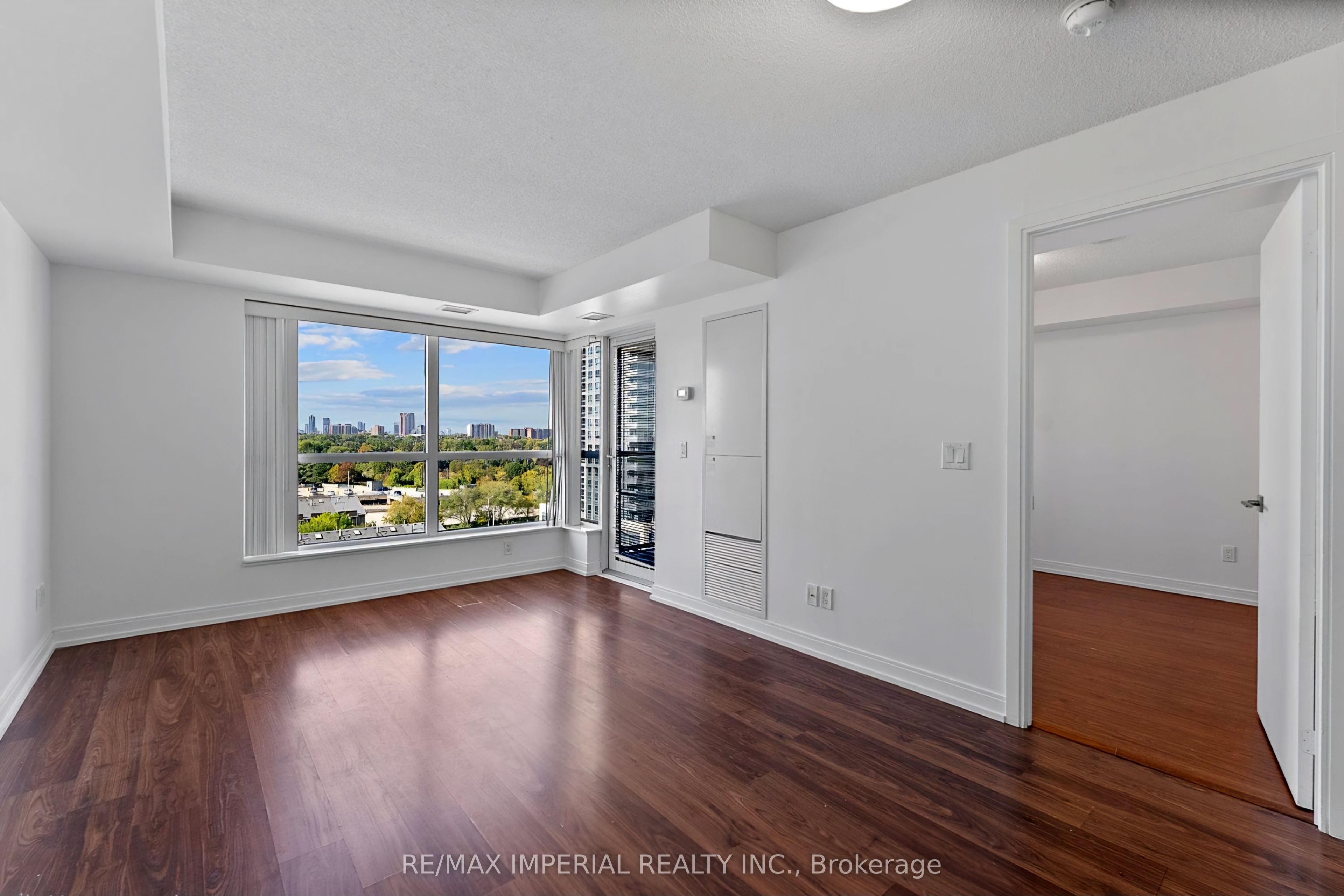 Additional image 3 of 1215-181 Village Green Square, Toronto, ON, M1S 0K6