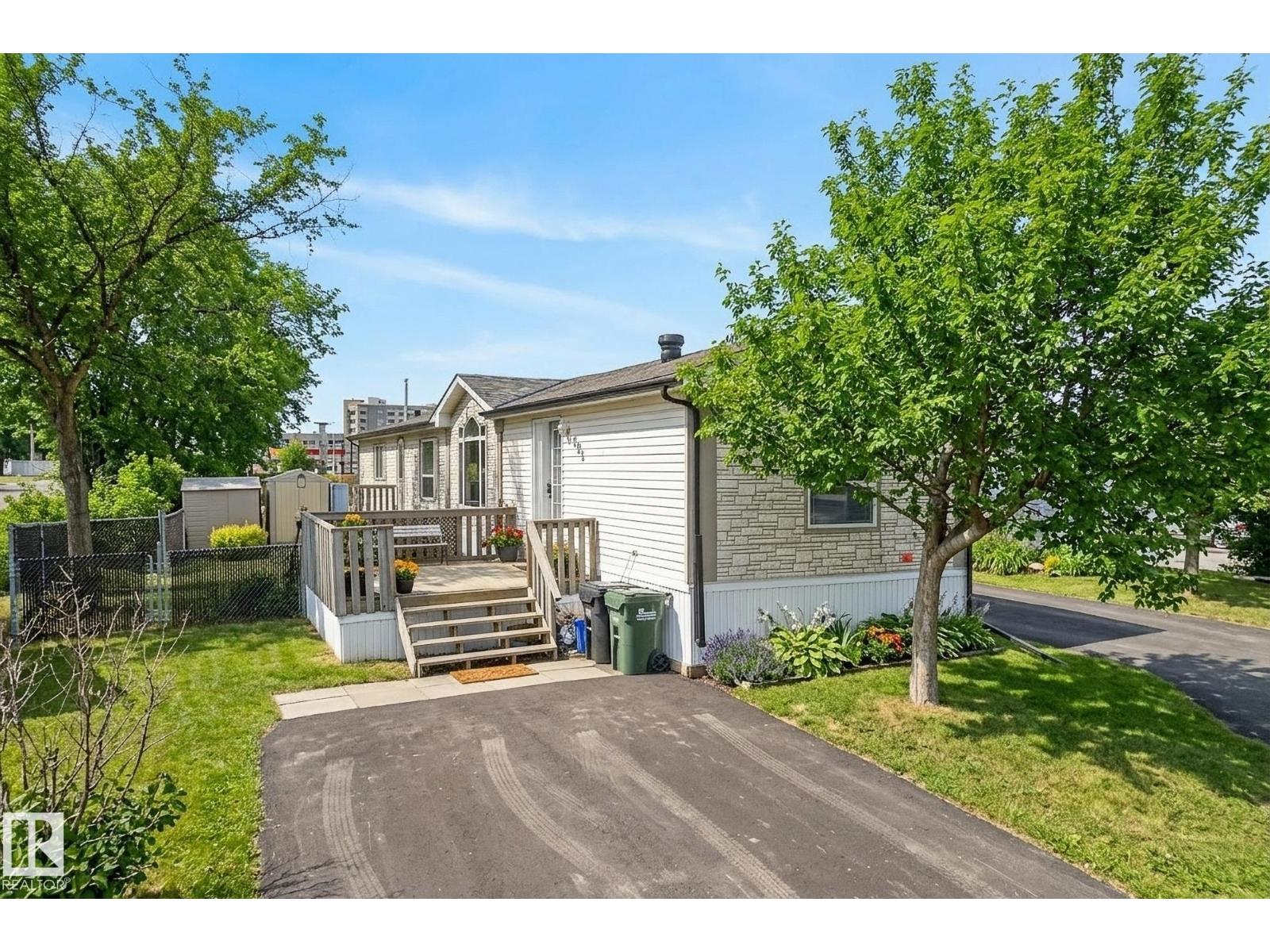 Additional image 2 of 902 Jubilee Close, Sherwood Park, AB, T8H2G3
