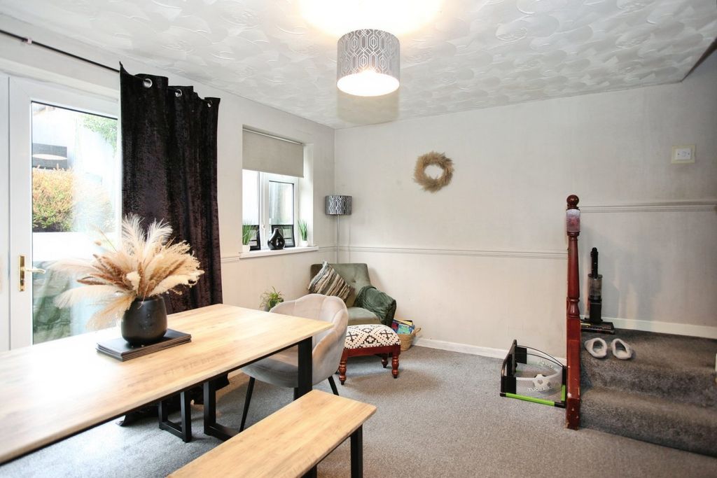 Additional image 5 of 4 bed semi-detached house for salePenybont, Penpedairheol, Hengoed CF82
