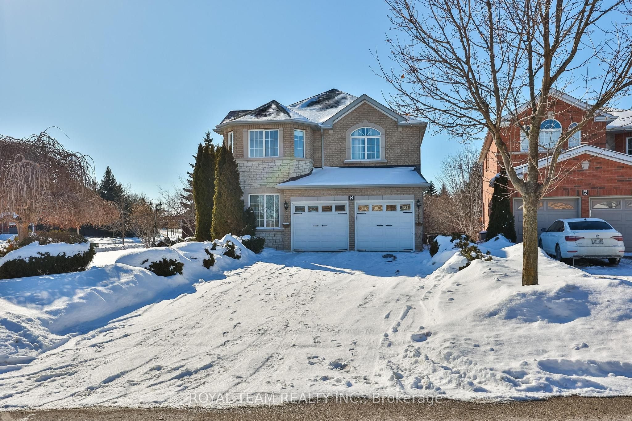 2 Sandway Crescent, Vaughan, ON, L6A 2M1