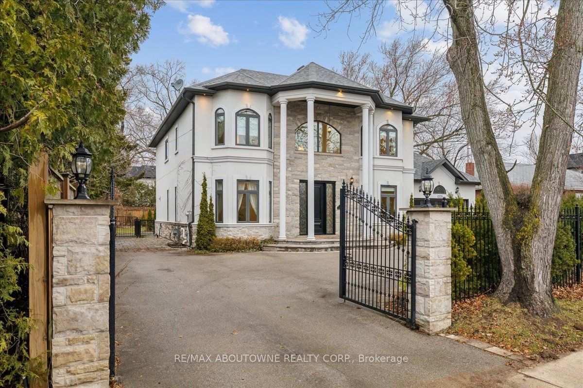 1379 Rebecca Street, Oakville, ON, L6L 1Z3