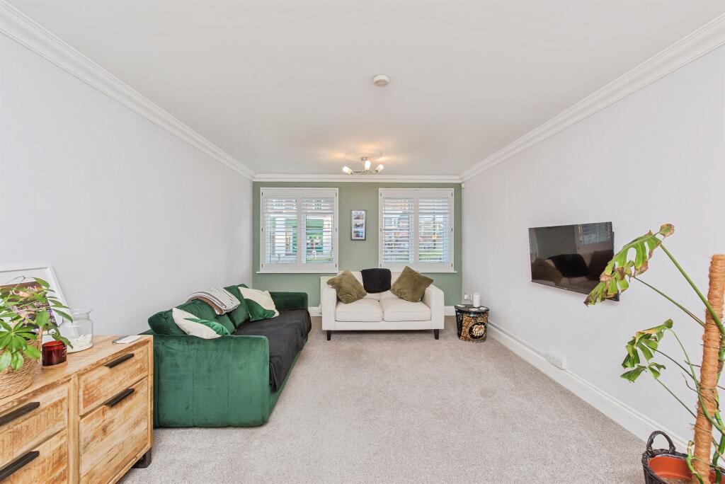 Caversham Place, SUTTON COLDFIELD photo 2