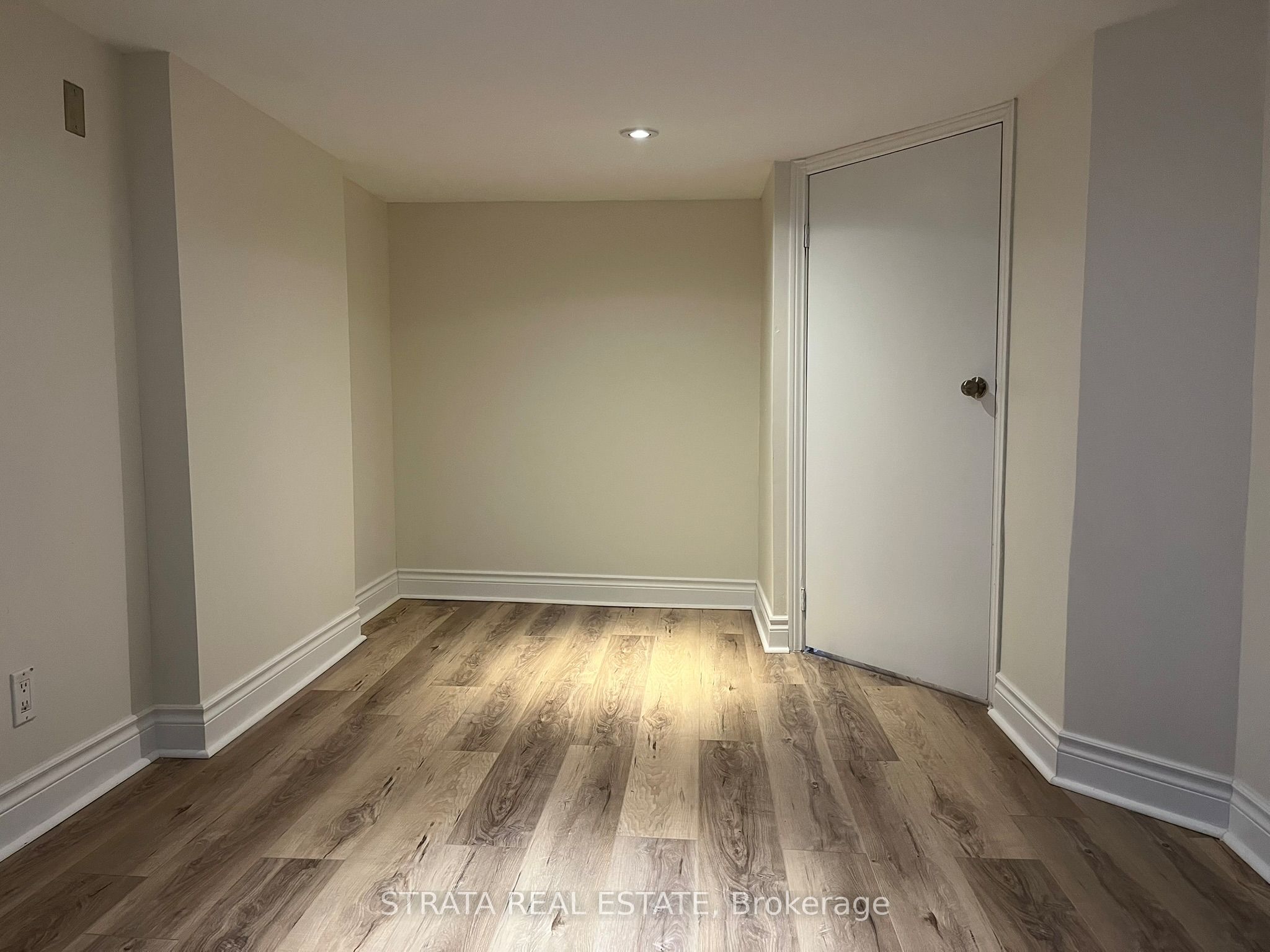 Additional image 6 of Lower-220 Holborne Avenue, Toronto, ON, M4C 2R9