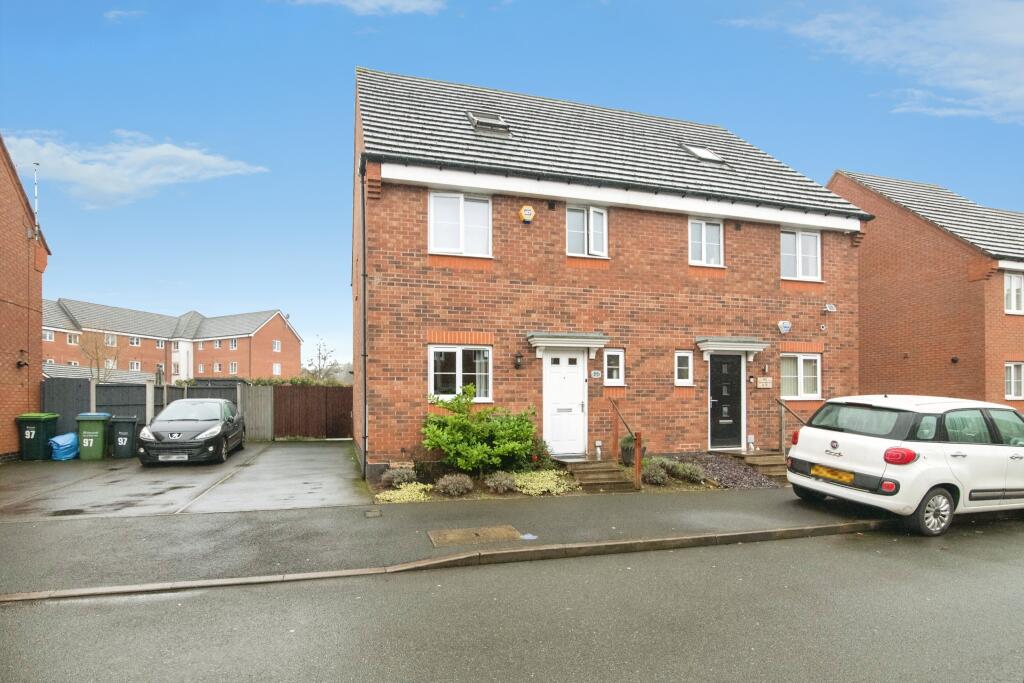 Old College Avenue, Oldbury, B68
