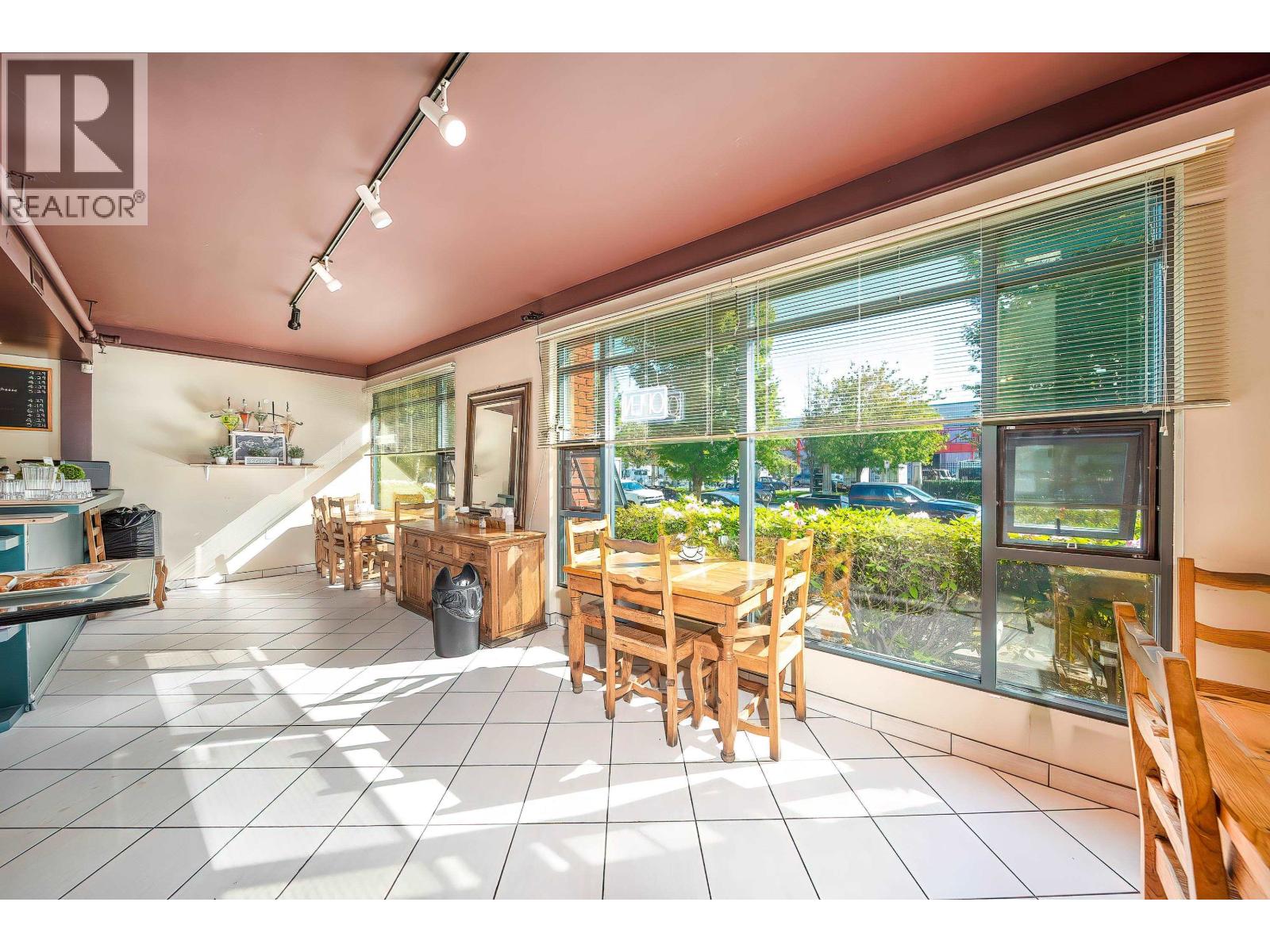 Additional image 3 of 108-3855 Henning Drive, Burnaby, BC, V5C6N3