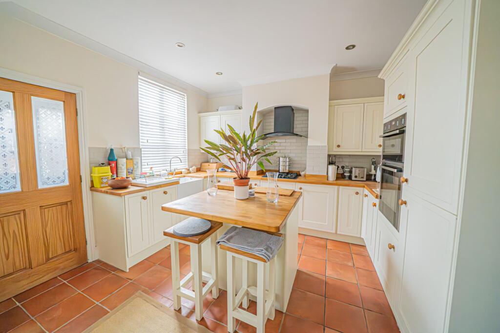 Belle Vue Terrace, Hampton-In-Arden, B92 photo 3