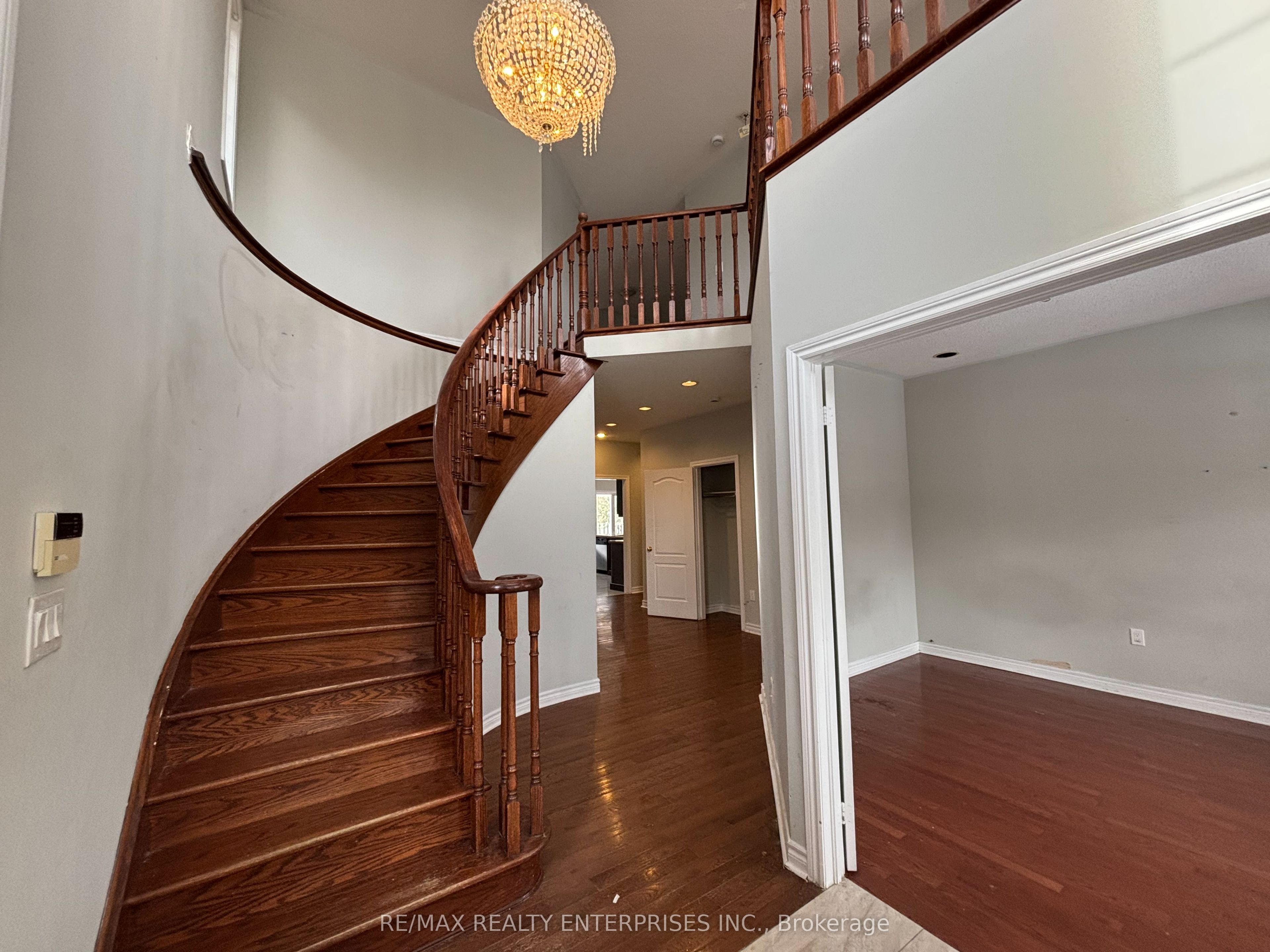 Additional image 2 of 5914 Long Valley Road, Mississauga, ON, L5M 6J6