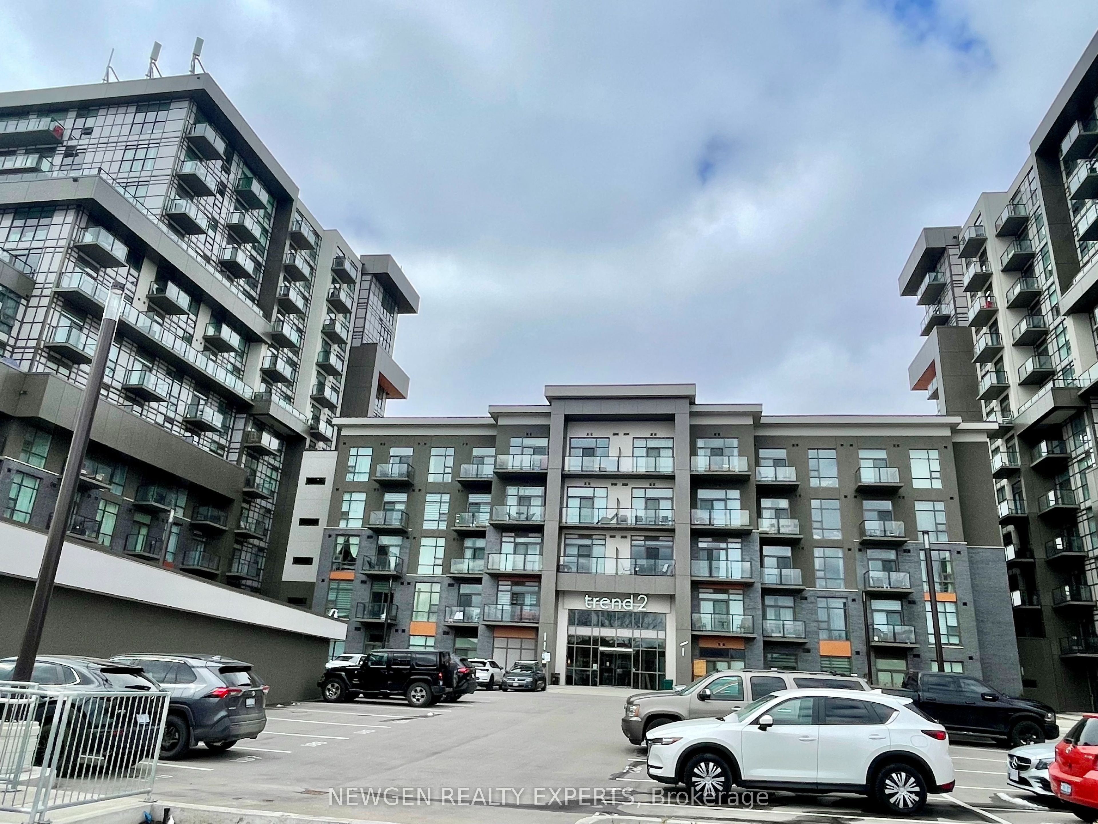 220-460 Dundas Street E, Hamilton, ON, L8B 2A5