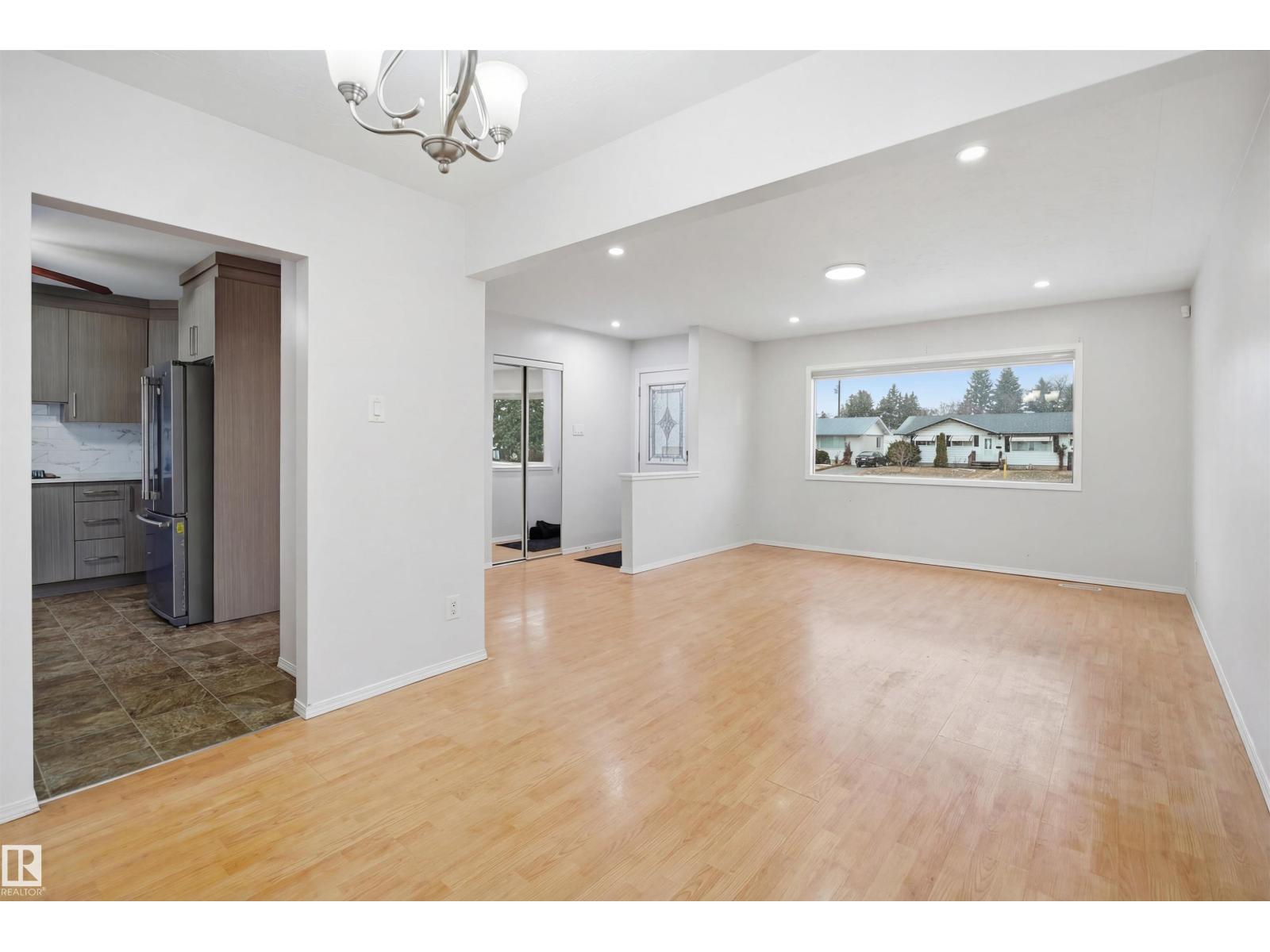 Additional image 6 of 16049 95 Avenue NW, Edmonton, AB, T5P0A8