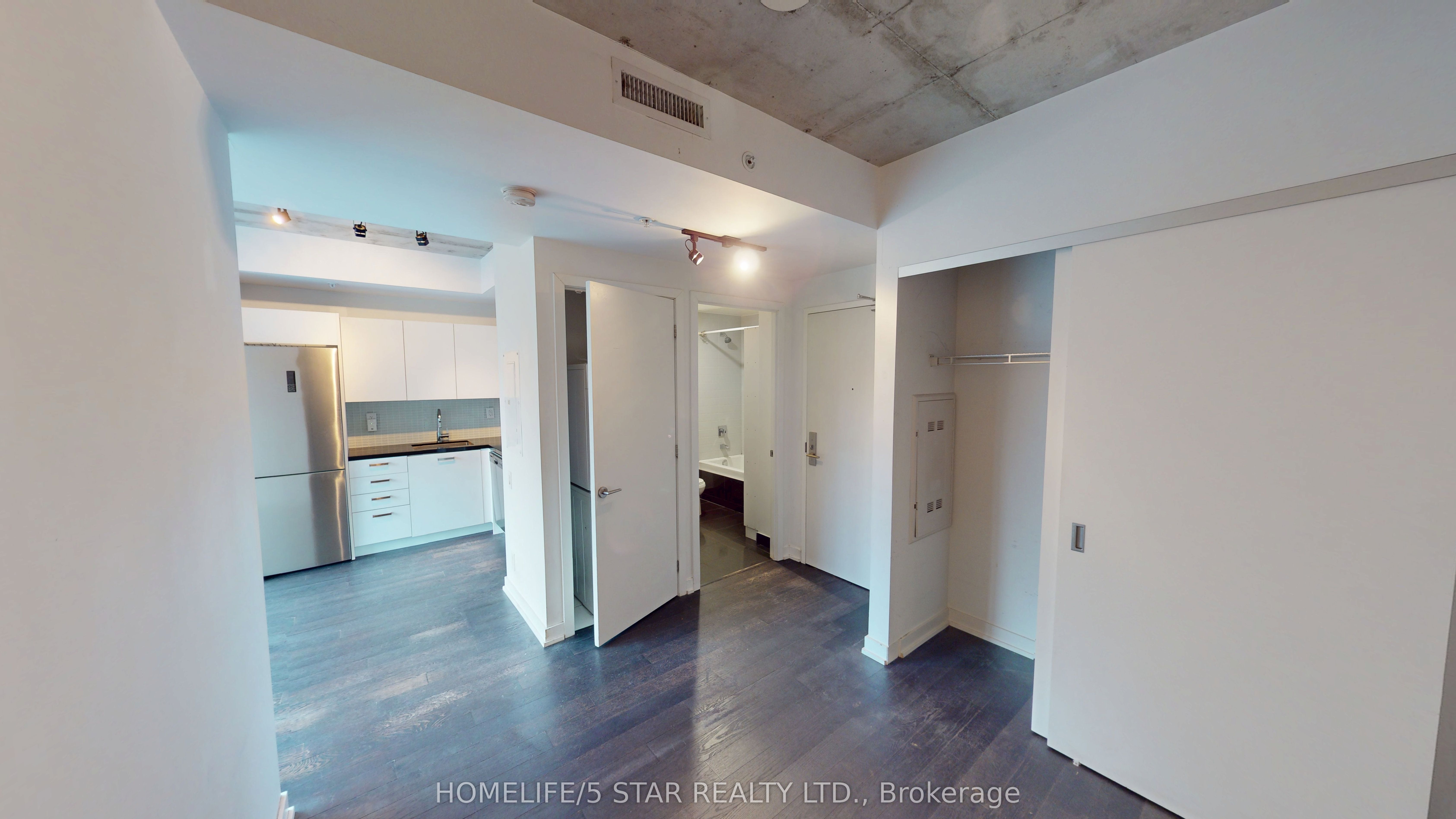 Additional image 4 of 525-39 Brant Street, Toronto, ON, M5V 0M8