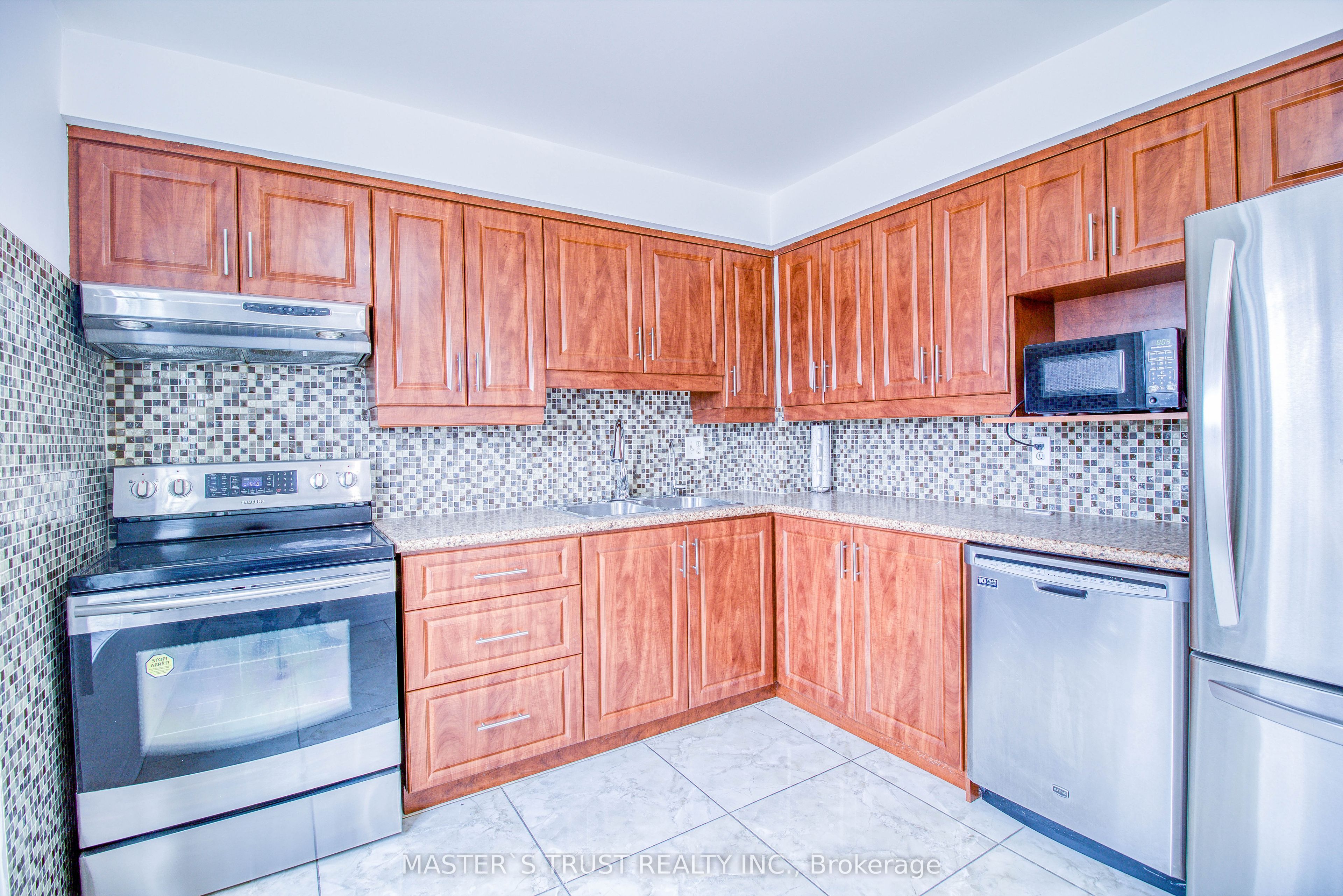 Additional image 5 of 1-900 Central Park Drive, Brampton, ON, L6S 3J6