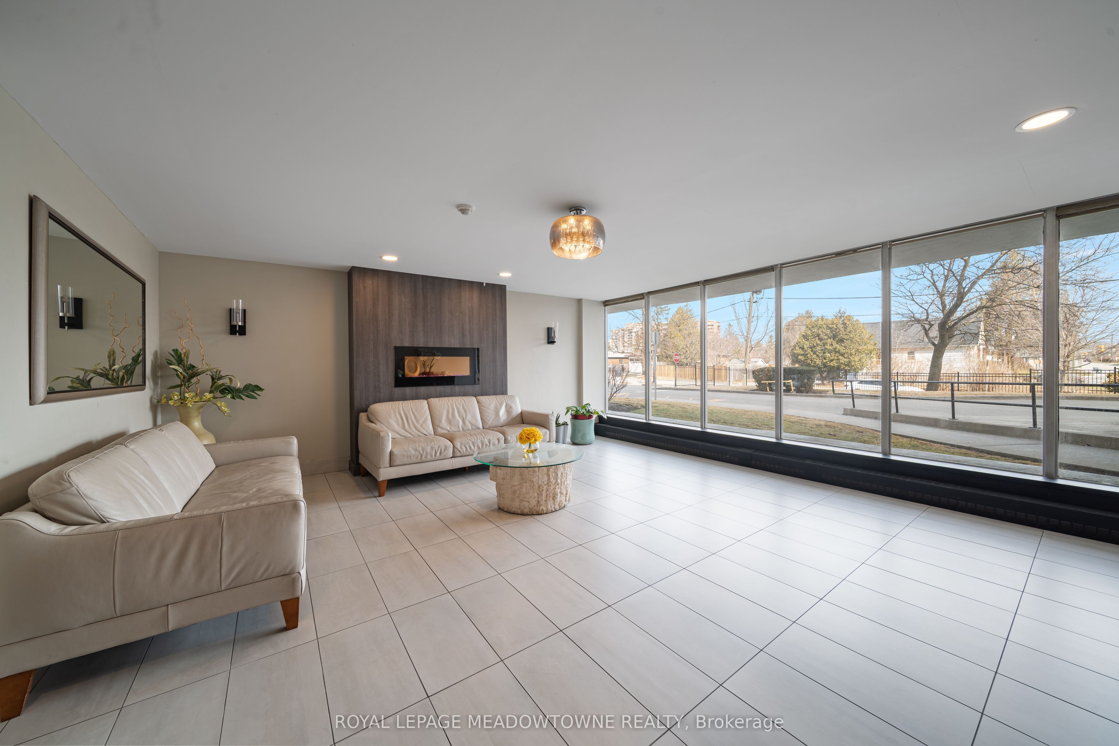 Additional image 4 of PH #8-1100 Caven Street, Mississauga, ON, L5G 4N3