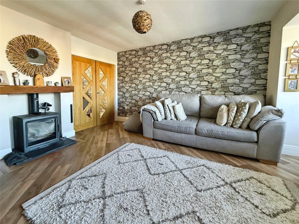 Additional image 2 of Hoylake Drive, Tividale, Oldbury, West Midlands, B69