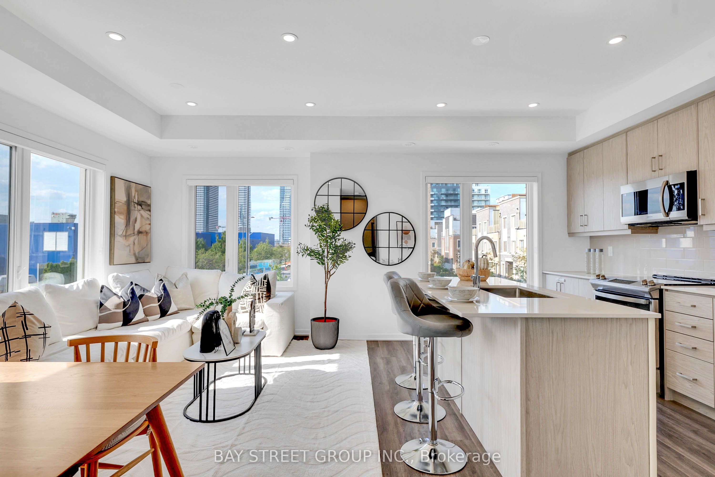 268-150 Honeycrisp Crescent, Vaughan, ON, L4K 0N1