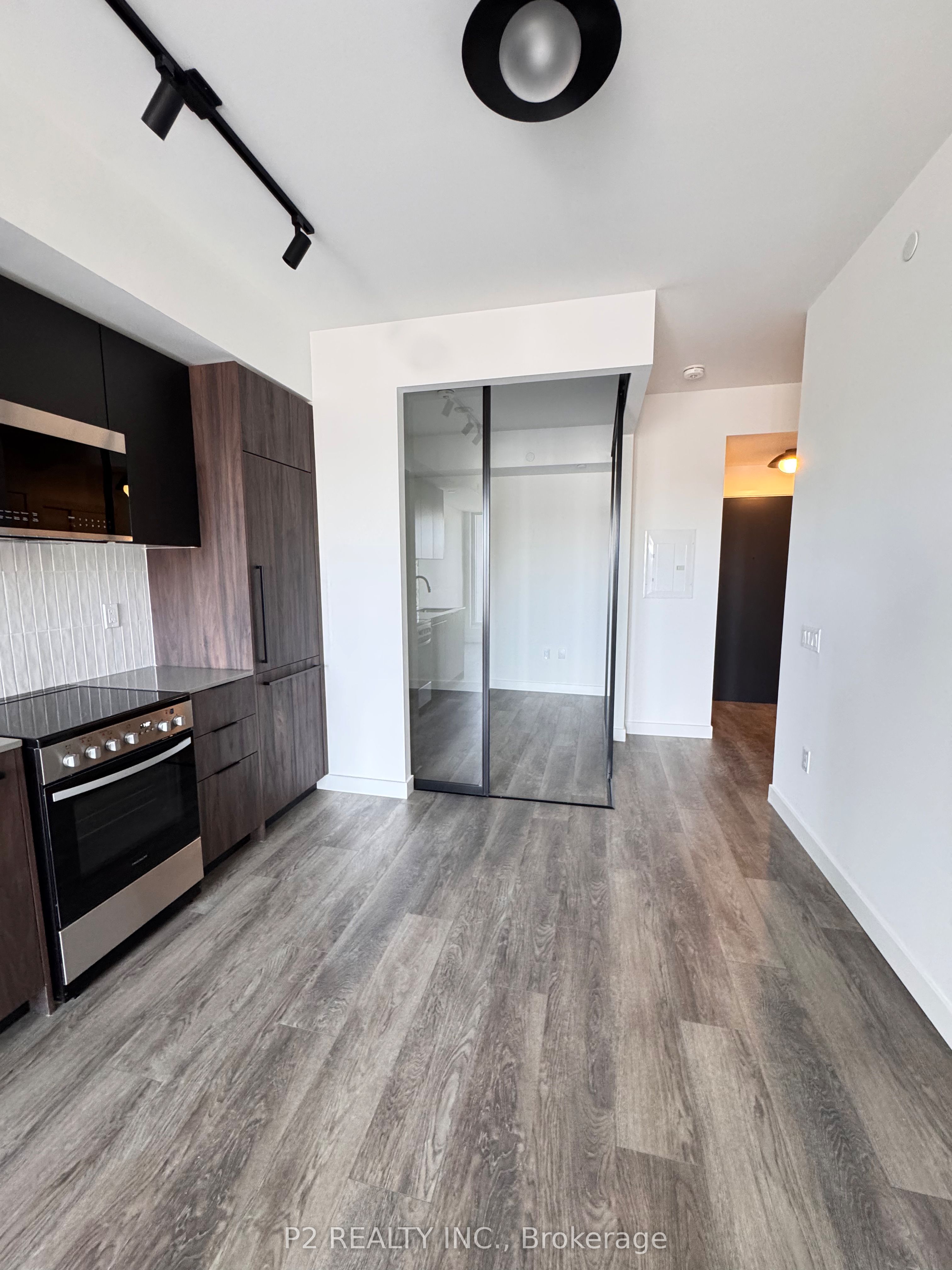 220-1635 Military Trail, Toronto, ON, M1C 1B2