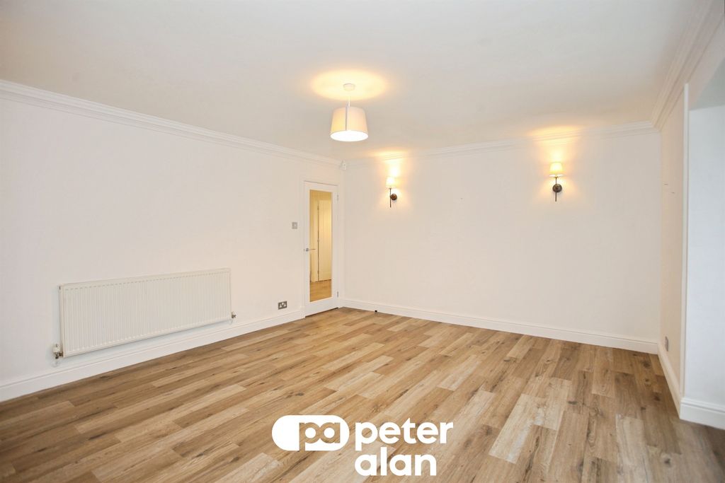Additional image 4 of 4 bed detached house for saleGlendale Gardens, Fleur De Lis, Blackwood NP12