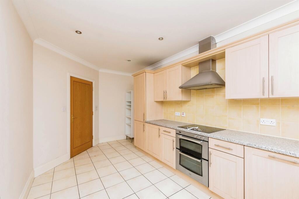 Caversham Place, Sutton Coldfield photo 4
