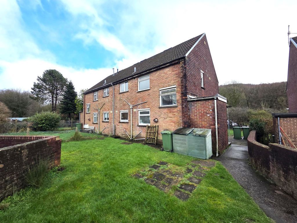 1 bed flat for saleGraig View, Cardiff CF15