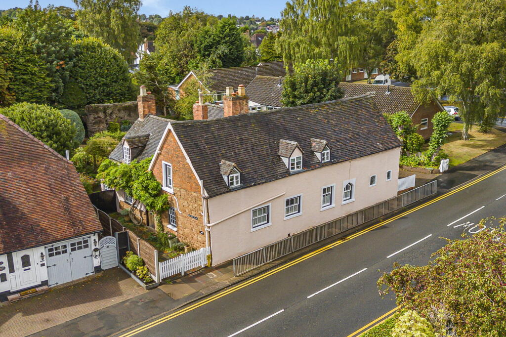 Hill Village Road, Four Oaks